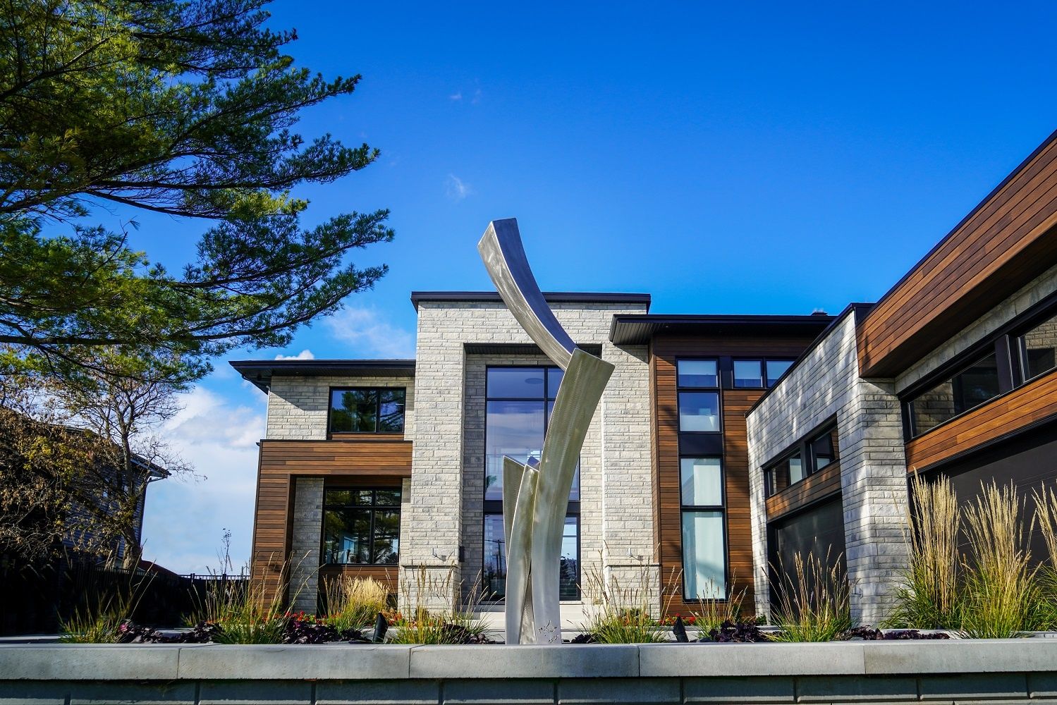 Façade avant d'un projet de Aménagement du territoire rural et régional près de Montréal/Laval/Longueuil (Grand Montréal) de Pascalline Quaedvlieg, courtier immobilier chez IMM agence immobilière