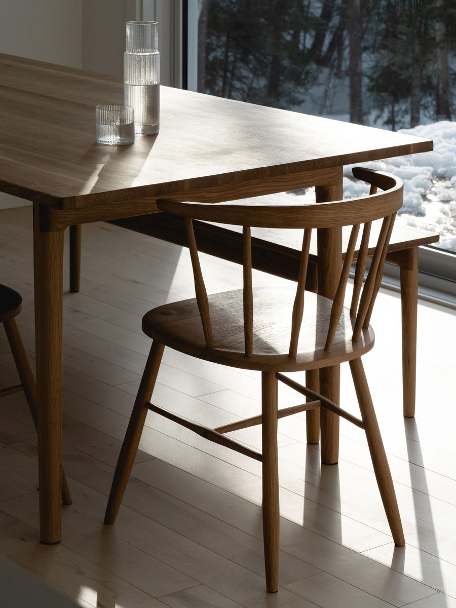 Comedor de un proyecto de tipo Viviendas unifamiliares cerca de Saint-Jérôme (Laurentides) por Atelier L'Abri