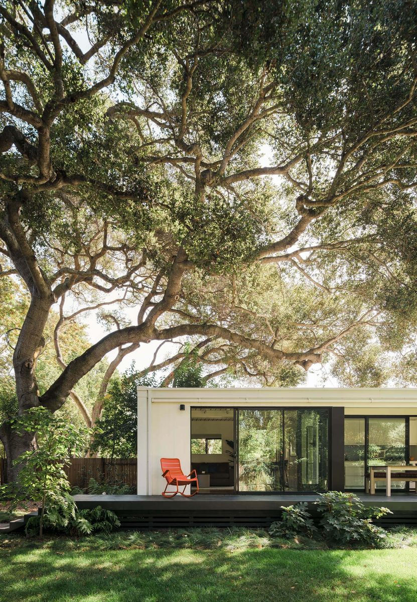 Fachada frontal de un proyecto de tipo Unidades de vivienda accesorias (ADU) cerca de Bahía de San Francisco por Connect Homes