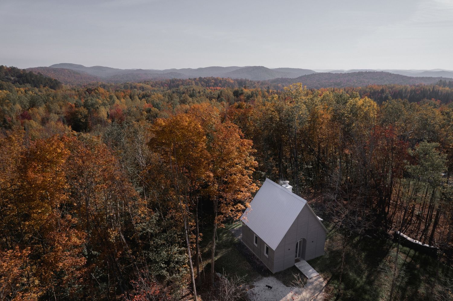 Vista aérea de un proyecto de tipo Mini casas cerca de Saint-Jérôme (Laurentides) por Atelier L'Abri