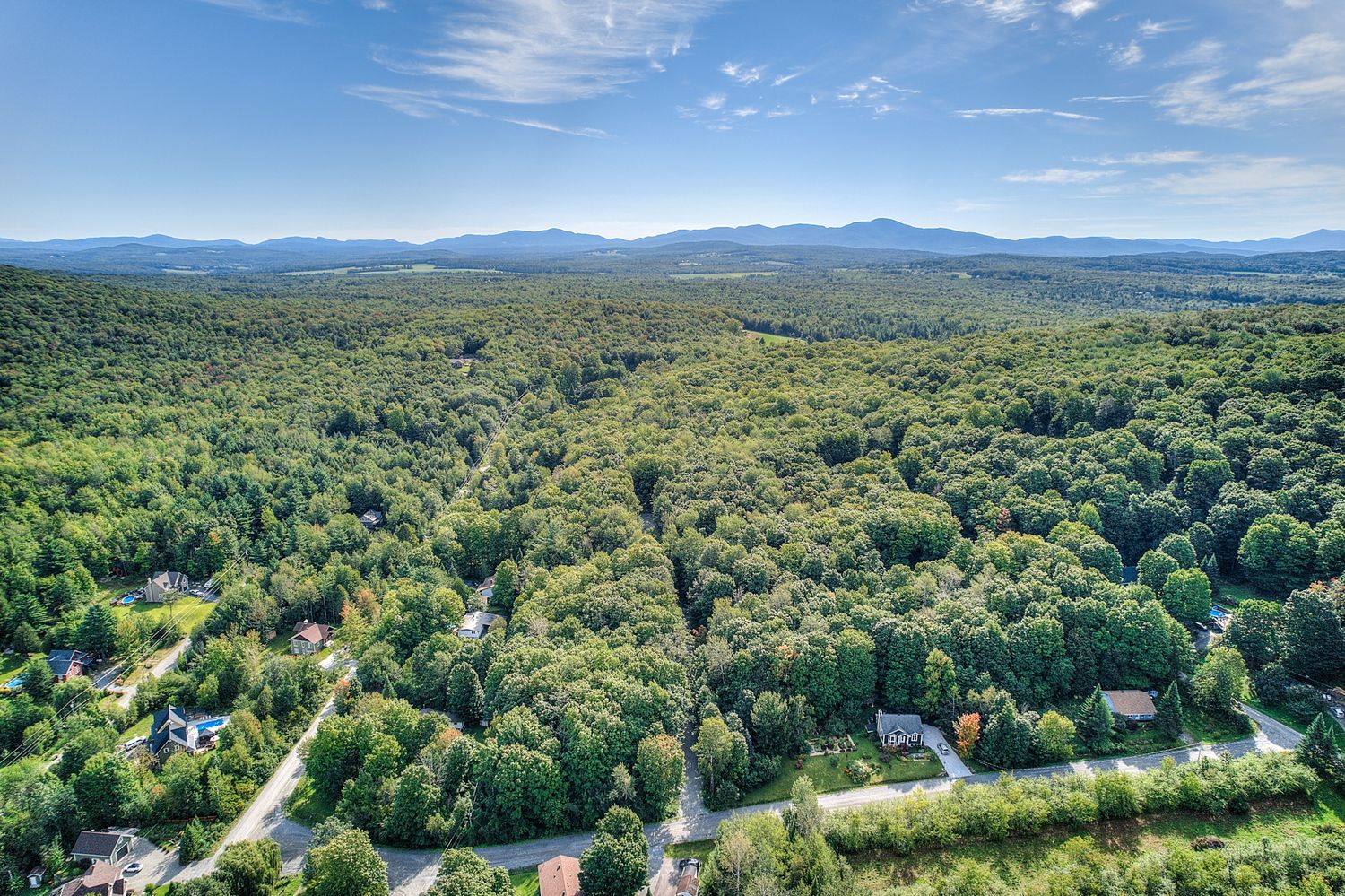 Vista aérea de un proyecto de tipo Desarrollos inmobiliarios cerca de Granby - Bromont - Cowansville por Belvedair