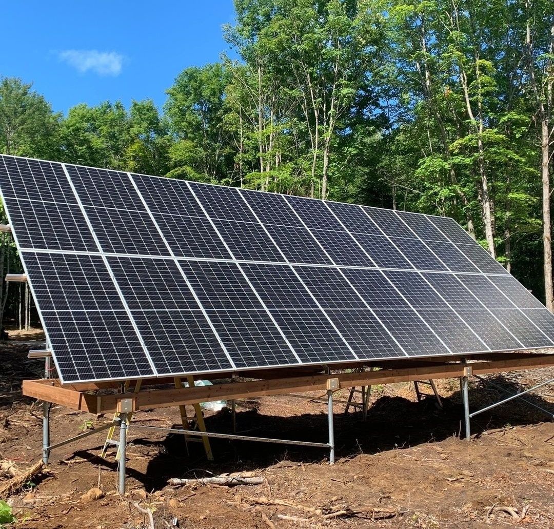Mécanique du bâtiment d'un projet de Panneaux solaires photovoltaïques près de Granby/Bromont/Cowansville (Estrie) de Solaire Québec