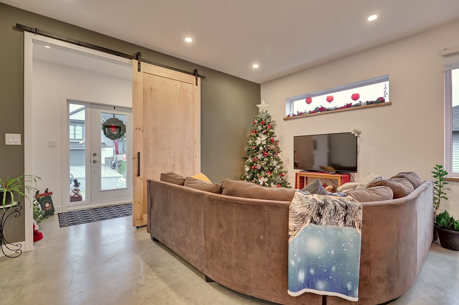 Sala de un proyecto de tipo Viviendas unifamiliares cerca de Sherbrooke (Estrie) por Claire Derome • courtière en immobilier résidentiel