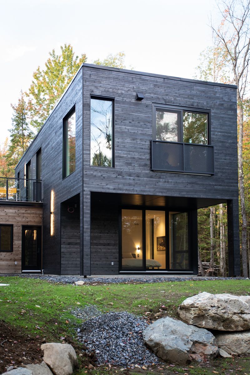 Backyard from a Single family homes project near Sherbrooke (Estrie) by UrbanEco Construction