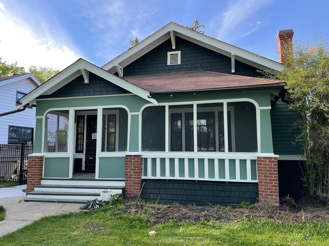 Fachada frontal de un proyecto de tipo Pintura de exteriores cerca de Edmonton por Royal Painting Ltd.