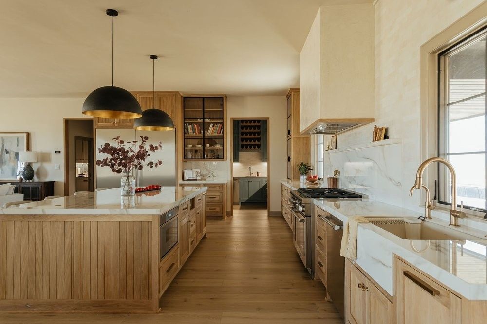 Cuisine d'un projet de Design et aménagement intérieur près de Amarillo de Nicole Spurlock Design Co.