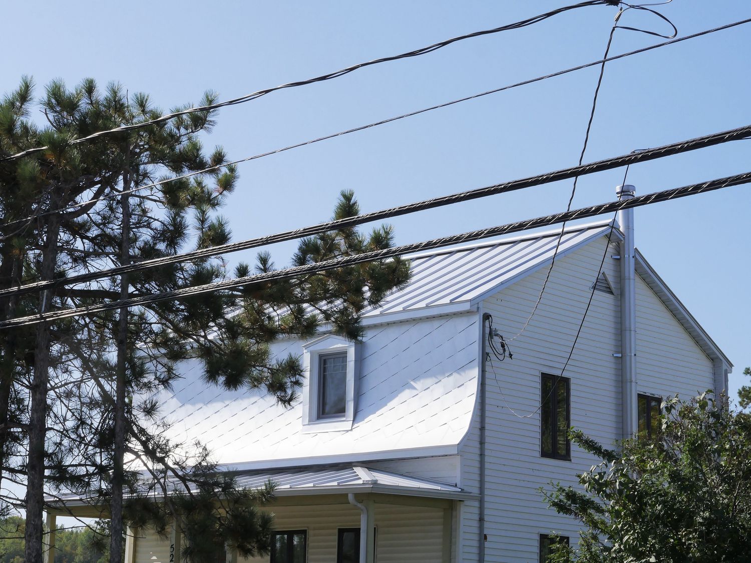 Roofs & Roof Void from a Single family homes project near Rimouski (Bas-Saint-Laurent) by La Couverte Construction Communautaire