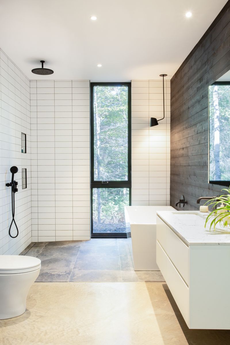 Bathroom from a Single family homes project near Sherbrooke (Estrie) by UrbanEco Construction