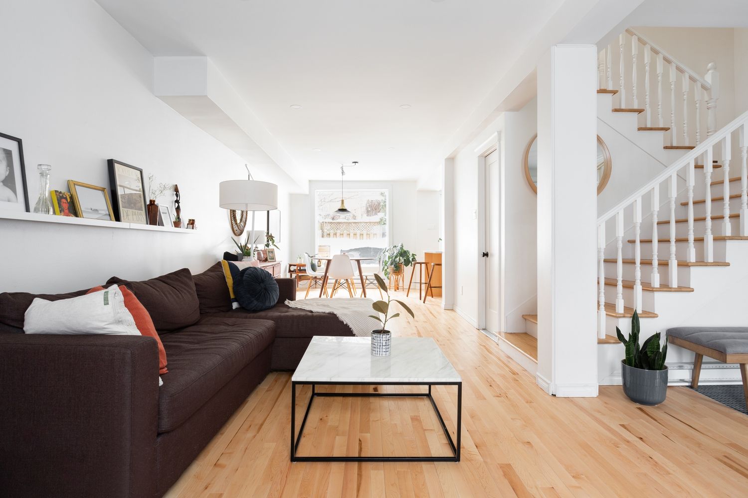 Salon d'un projet de Maisons unifamiliales près de Montréal/Laval/Longueuil (Grand Montréal) de Maison Fauves