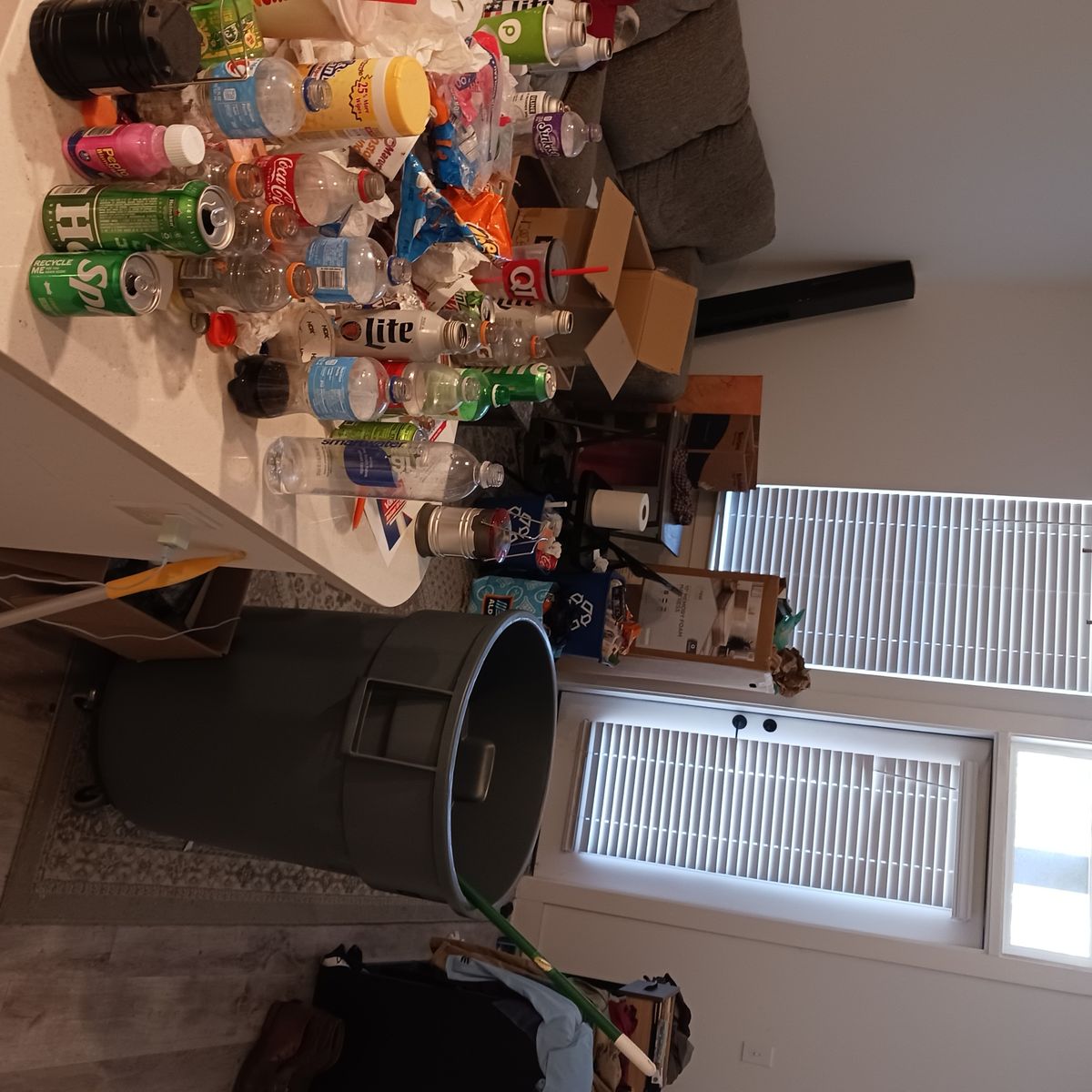 Cocina de un proyecto de tipo Materiales recuperados cerca de Charlotte por Trash and Stash