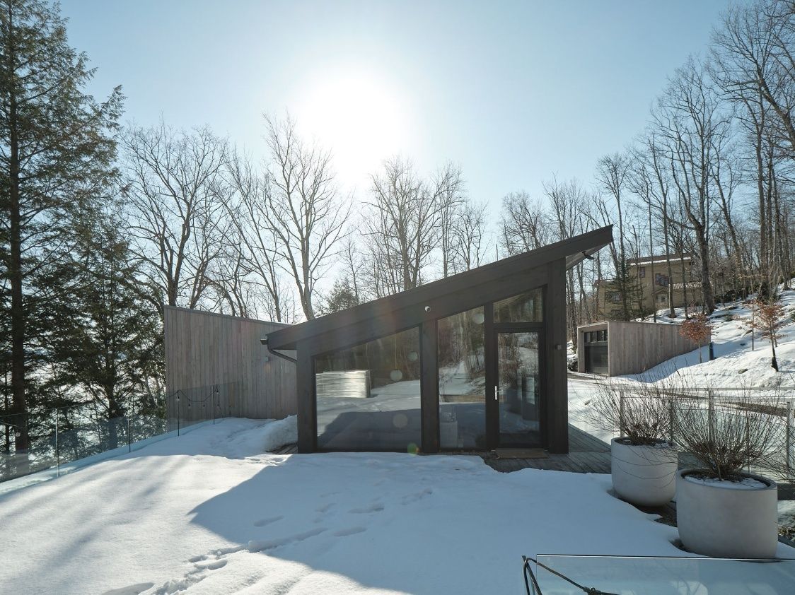 Façade avant d'un projet de Fenêtres près de Sherbrooke (Estrie) de NZP Fenestration