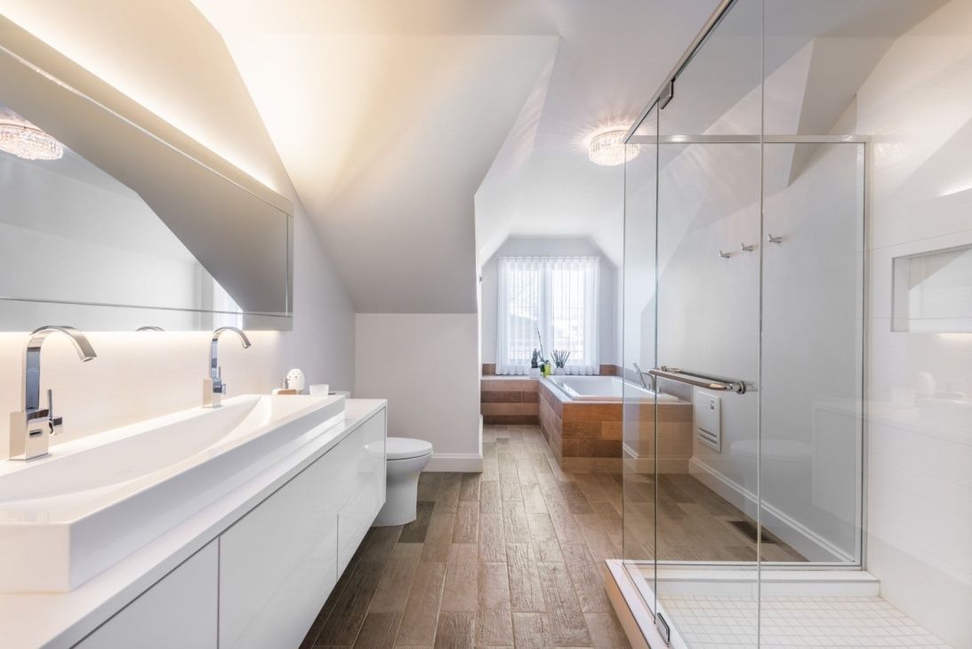 Baño completo de un proyecto de tipo Viviendas unifamiliares cerca de Montreal (Gran Montreal) por D.SAINT design