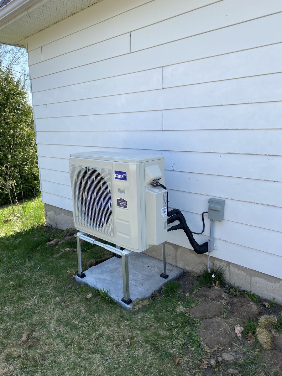 Building mechanicals from a Heat pumps project near Quebec City - Levis by Groupe Caillouette & Associés inc