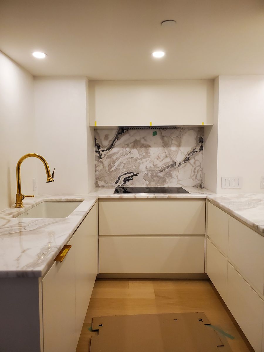 Kitchen from a Natural plasters project near Montreal (Greater Montreal) by Distribution Tockay inc.