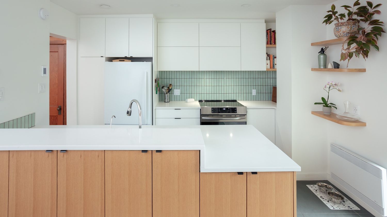 Cuisine d'un projet de Condos et logements près de Montréal/Laval/Longueuil (Grand Montréal) de À l' Aube - Designer & cuisiniste