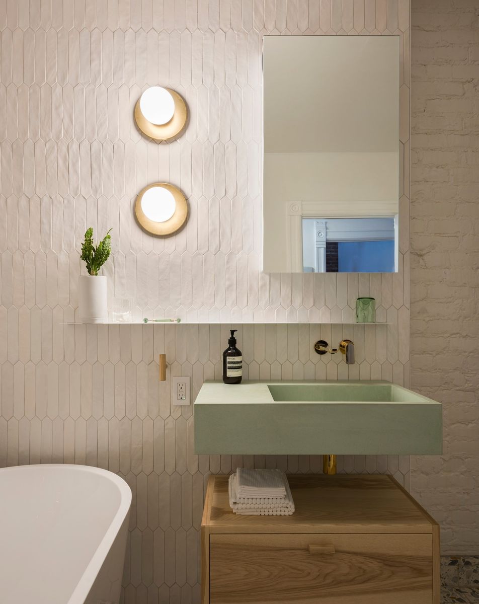 Bathroom from a Bathrooms project near Drummondville (Centre-du-Québec) by 4x8 inc.