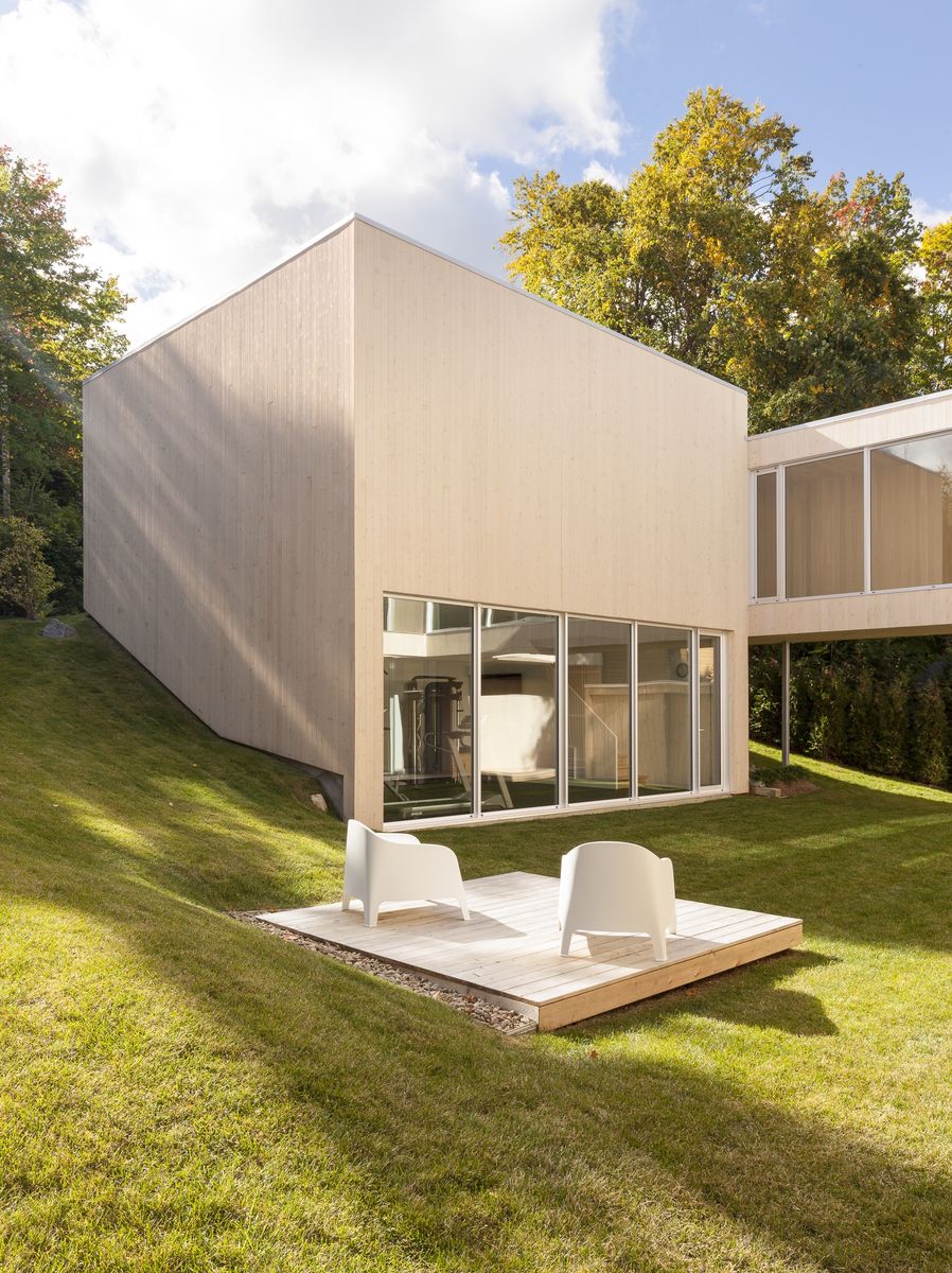 Cour arrière d'un projet de Revêtement et parement extérieur près de Trois-Rivières/Shawinigan (Mauricie) de Groupe SIDEX Inc.