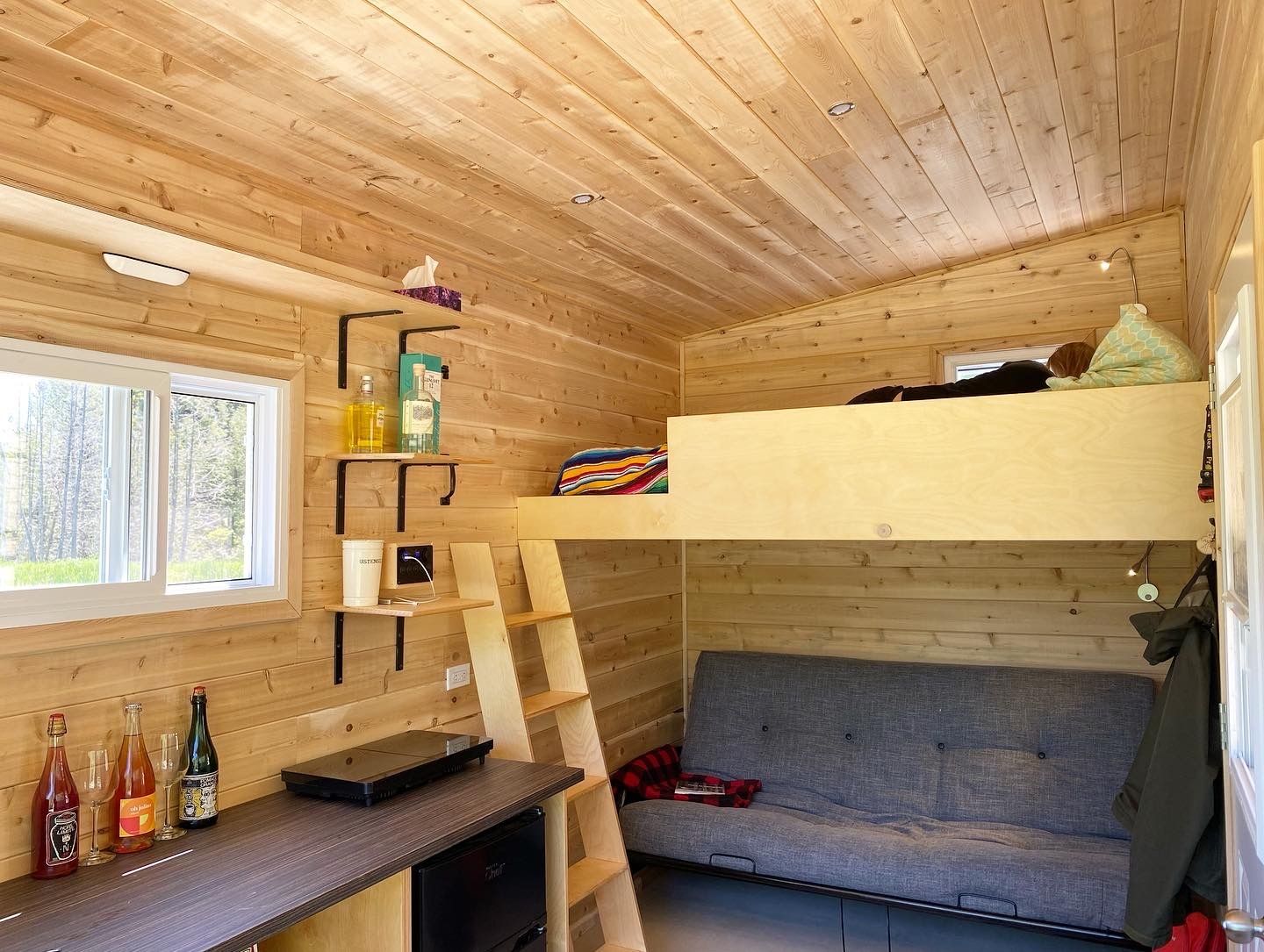 Dormitorio de un proyecto de tipo Mini casas cerca de Gaspésie - Îles-de-la-Madeleine por CAMM Construction