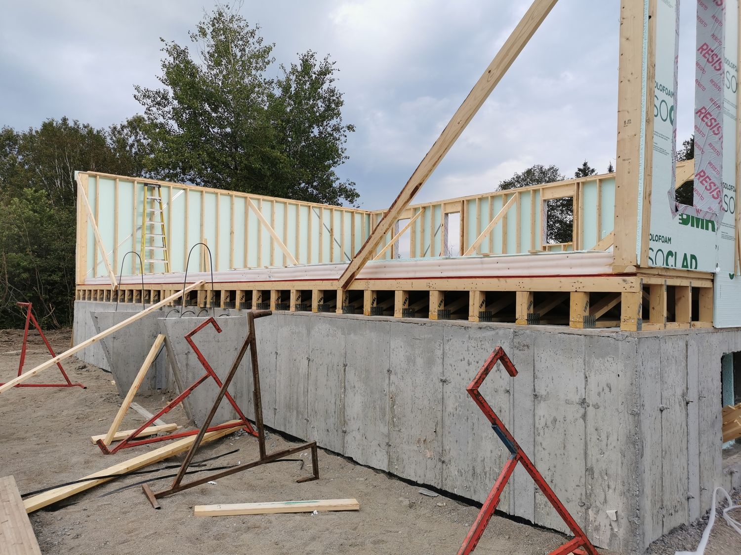 Fondations et vide sanitaires d'un projet de Maisons unifamiliales près de Saguenay/Lac-Saint-Jean de Solutions Expert SSS