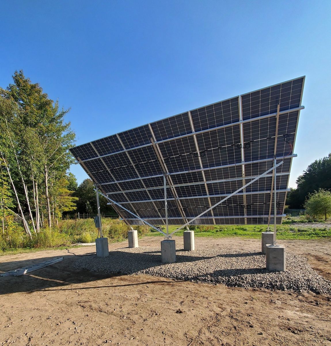 Mécanique du bâtiment d'un projet de Panneaux solaires photovoltaïques près de Montréal/Laval/Longueuil (Grand Montréal) de Alternative Solaire inc.