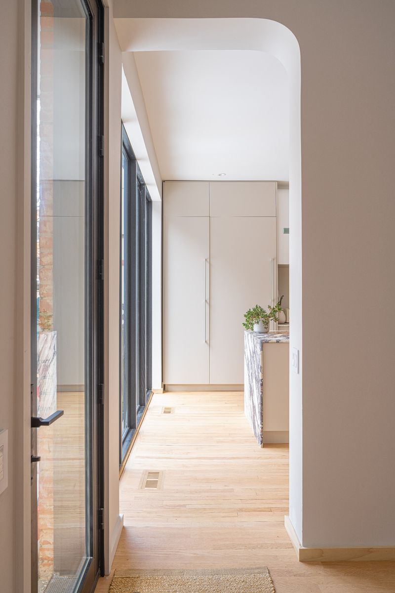  d'un projet de Maisons unifamiliales près de Montréal/Laval/Longueuil (Grand Montréal) de Atelier Schleiss Architectes
