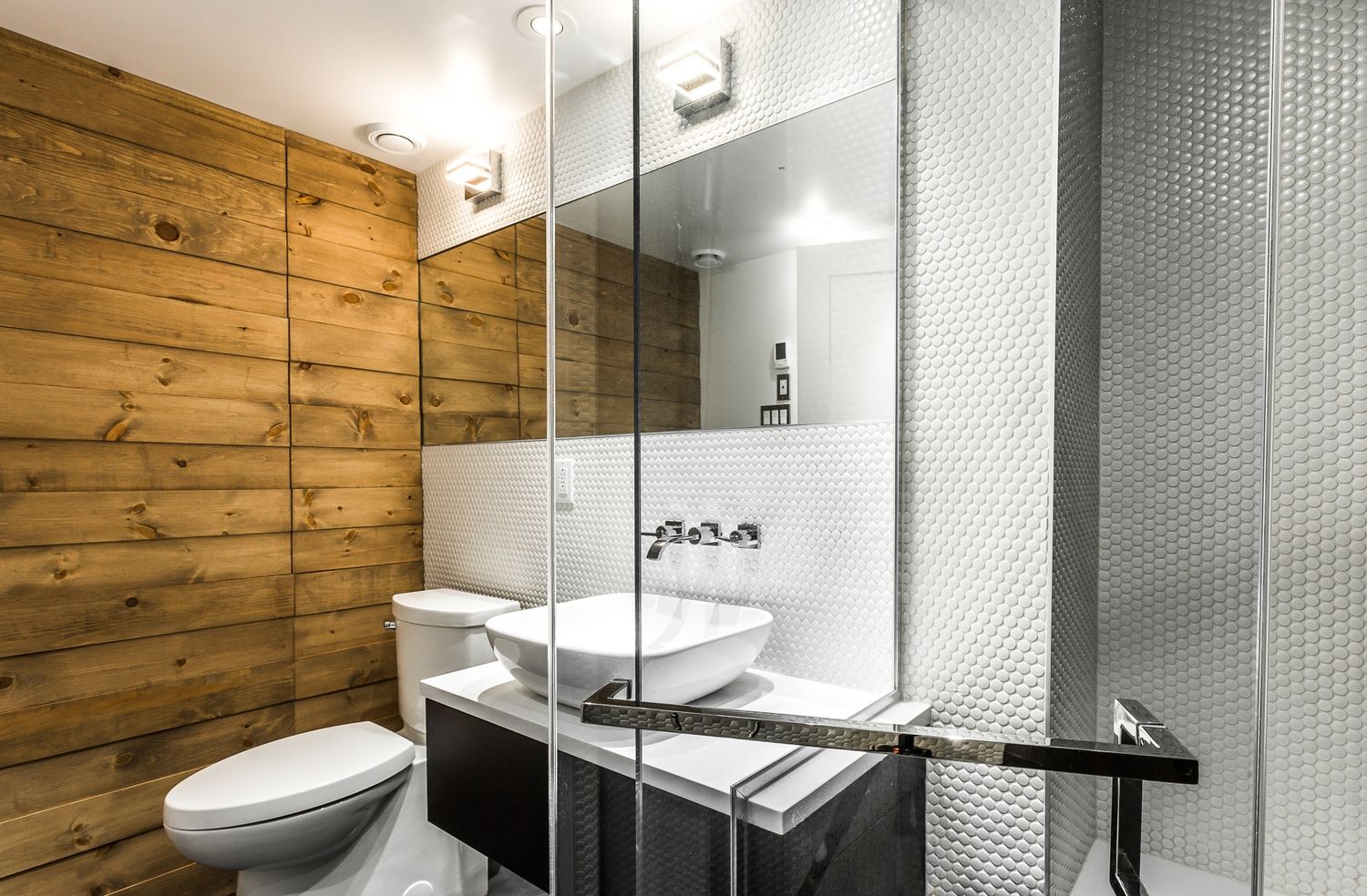 Baño completo de un proyecto de tipo Diseño de interiores y distribución cerca de Montreal (Gran Montreal) por Mara Design
