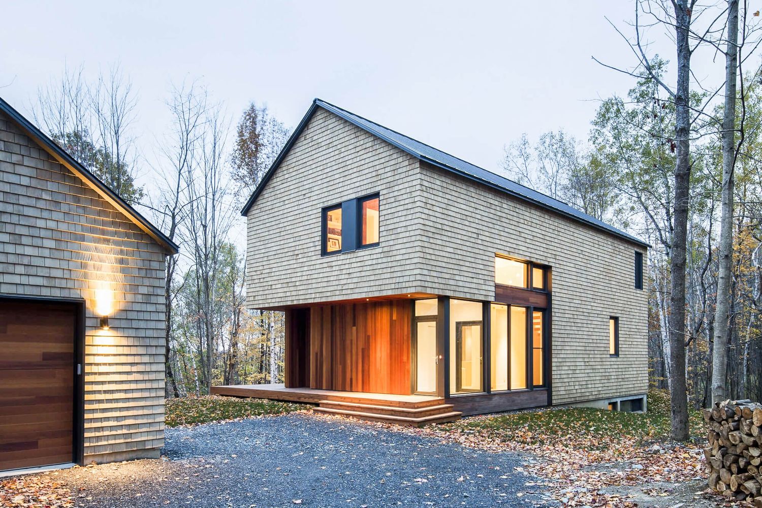 Façade avant d'un projet de Revêtement et parement extérieur près de Sherbrooke (Estrie) de Groupe SIDEX Inc.