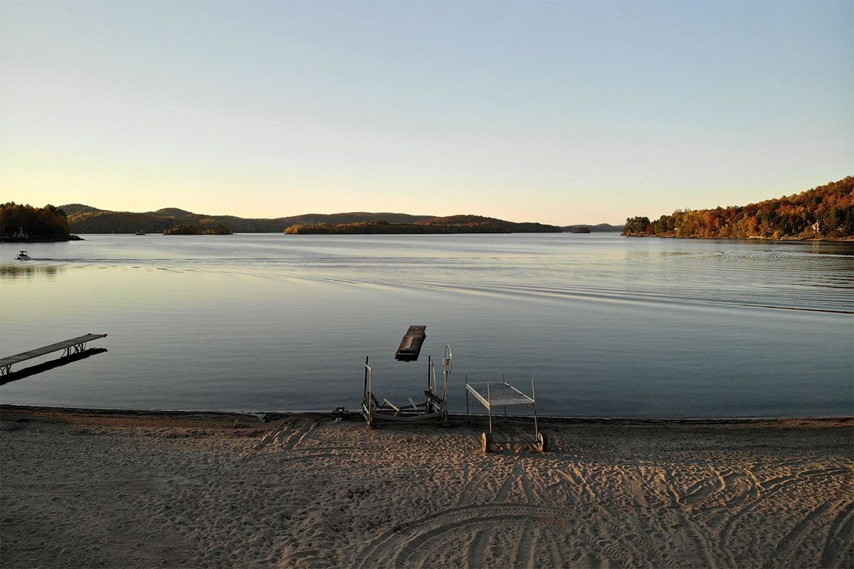 Shared yard from a Single family homes project near Gatineau (Outaouais) by Atelier L'Abri