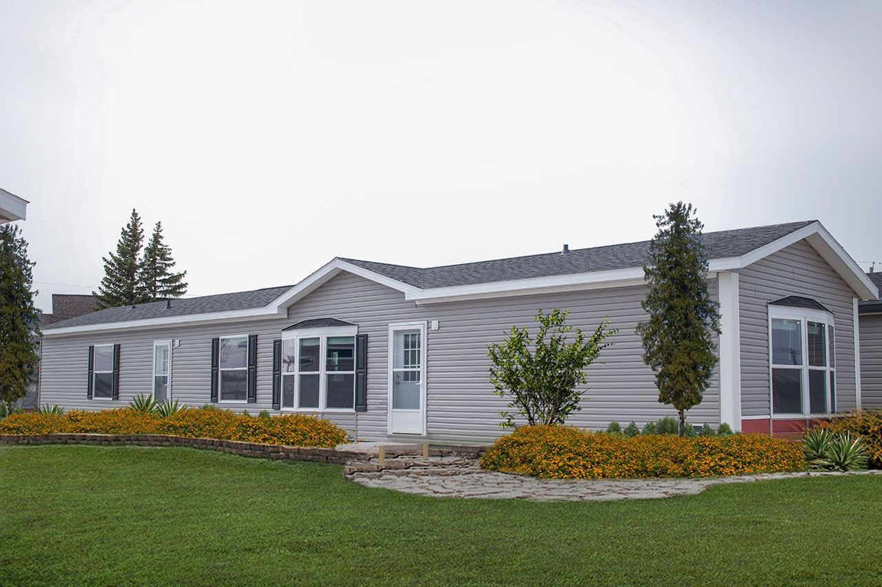 Travaux - Extérieur d'un projet de Maisons usinées et modulaires près de Winnipeg de Best Buy Homes