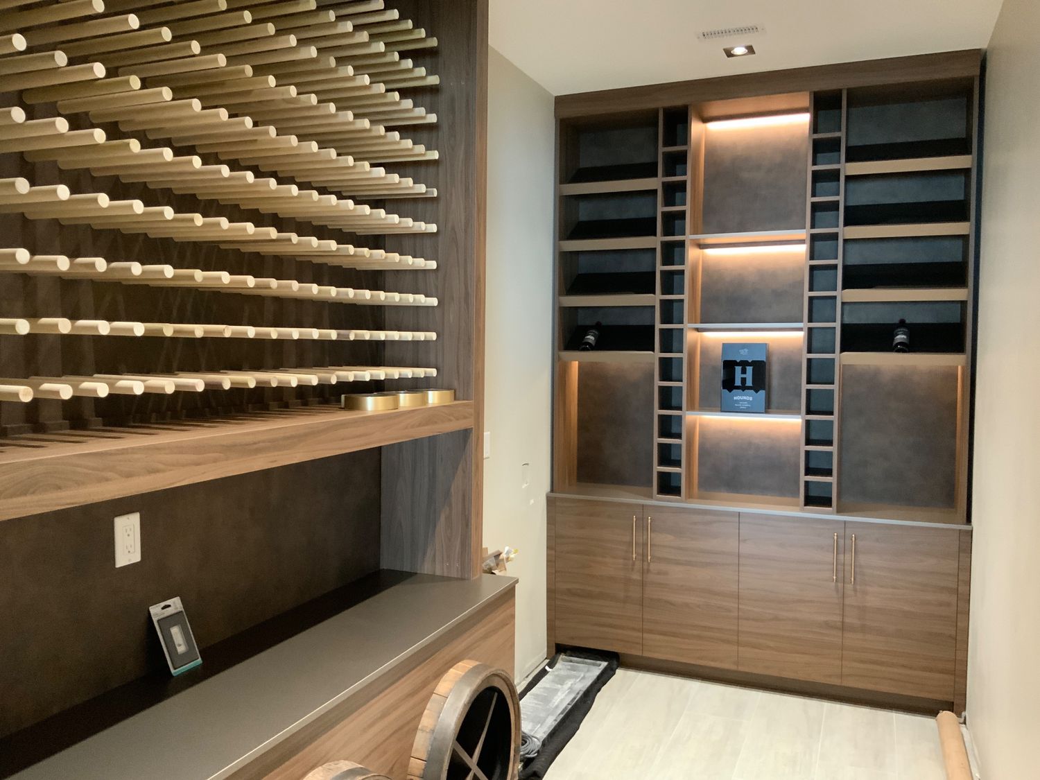 Cave à Vin et Bar d'un projet de Maisons unifamiliales près de Barrie de G West Building Services