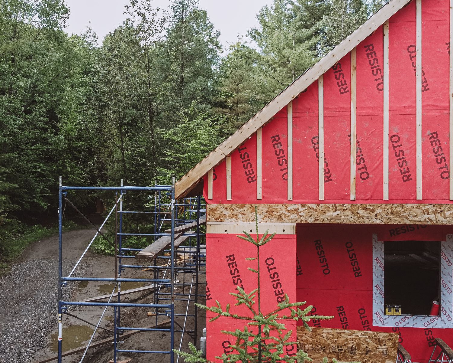 Travaux - Extérieur d'un projet de Maisons unifamiliales près de Montréal/Laval/Longueuil (Grand Montréal) de RESISTO