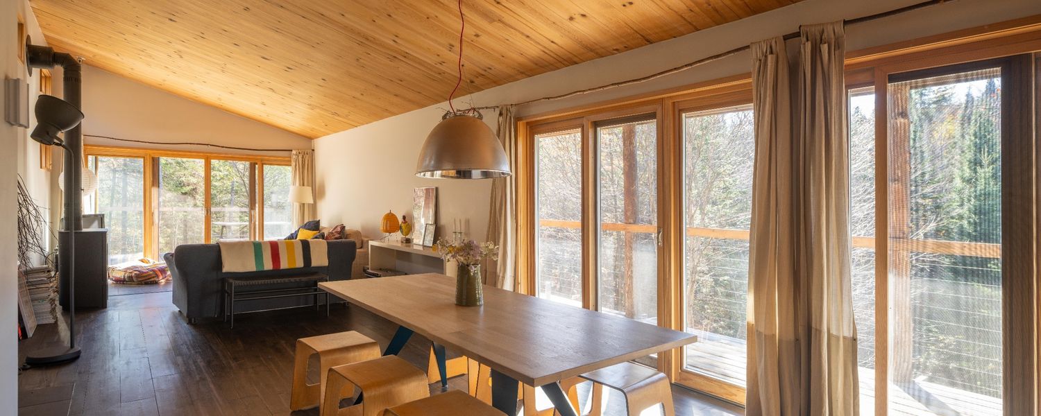  d'un projet de Maisons unifamiliales près de Montréal/Laval/Longueuil (Grand Montréal) de Atelier Schleiss Architectes