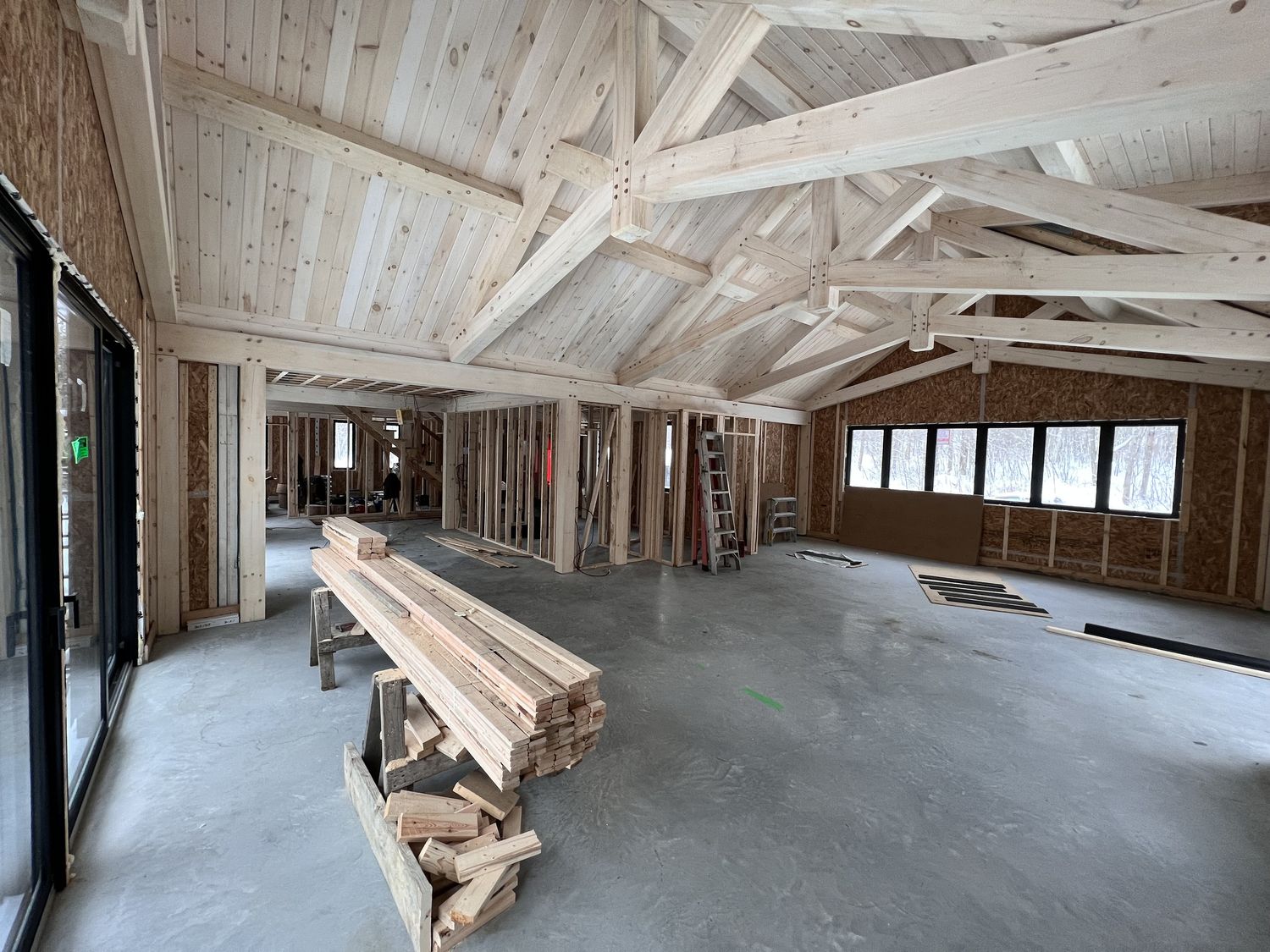 House Construction Interiors from a Solid wood frames project near Sherbrooke (Estrie) by Construction Latulippe