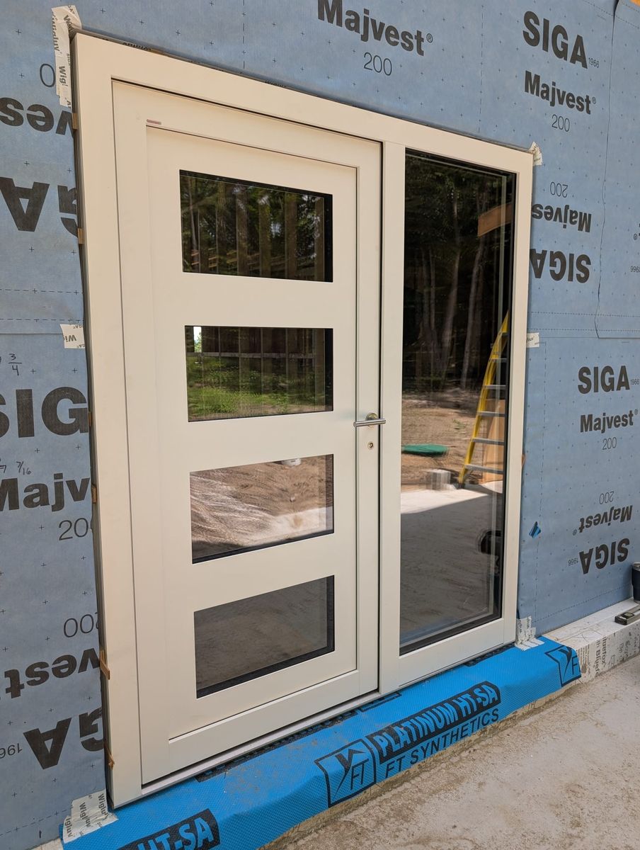  d'un projet de Maisons unifamiliales près de Gatineau (Outaouais) de InterHaus Premium High Performance Windows and Doors
