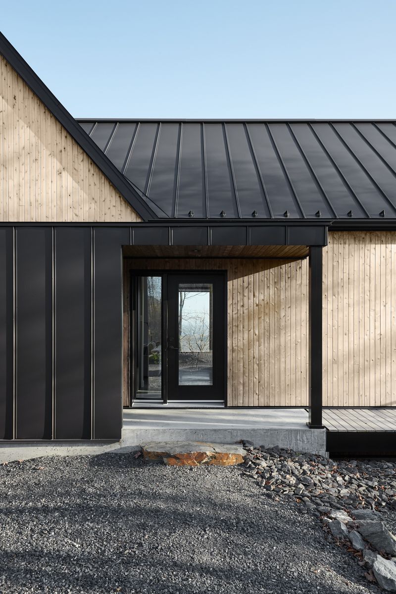 Porche et entrée d'un projet de Maisons unifamiliales près de Granby/Bromont/Cowansville (Estrie) de Écorce architecture écologique