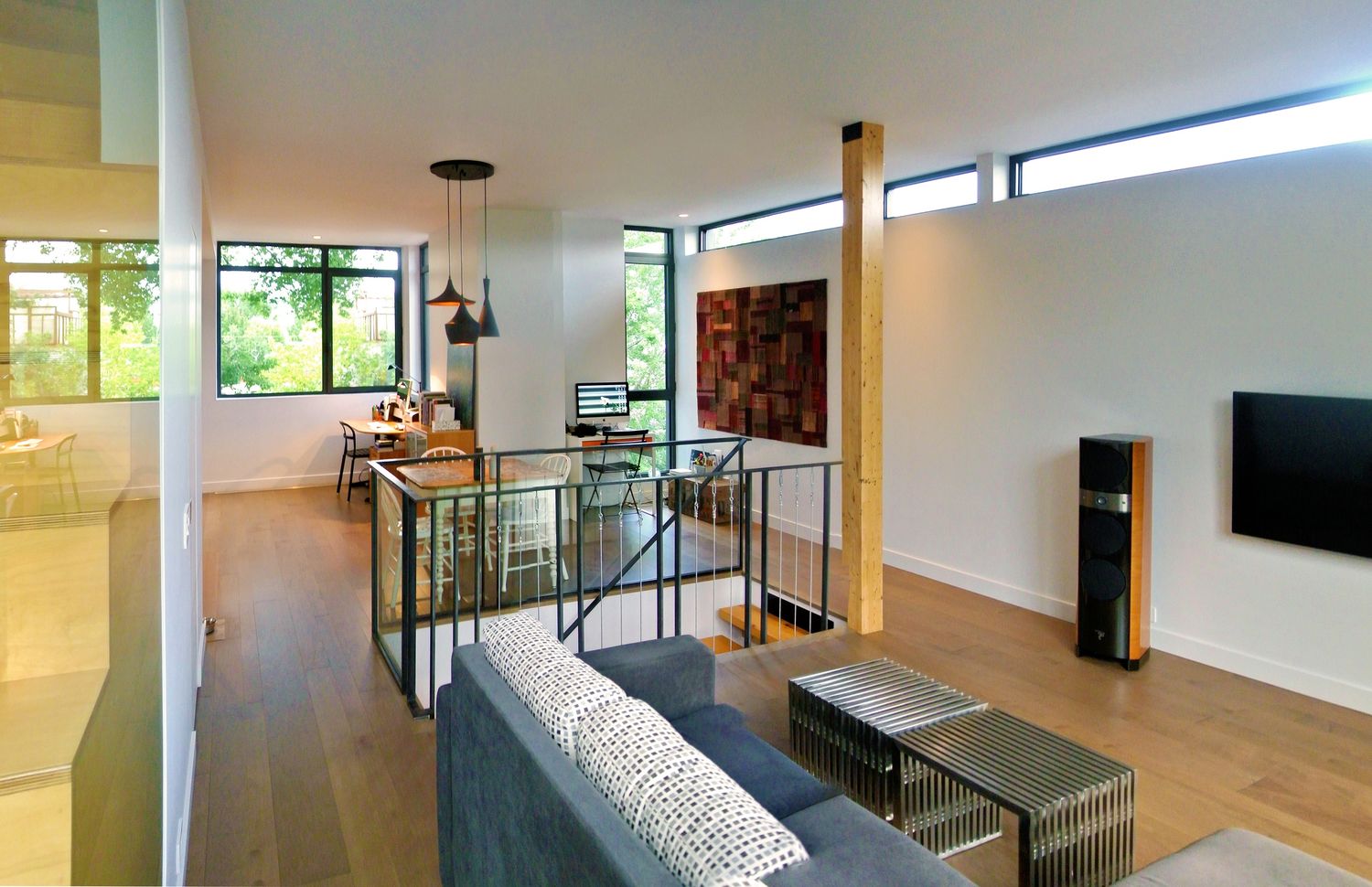 Sala de un proyecto de tipo Adiciones del segundo piso cerca de Montreal (Gran Montreal) por Studio MMA Architects