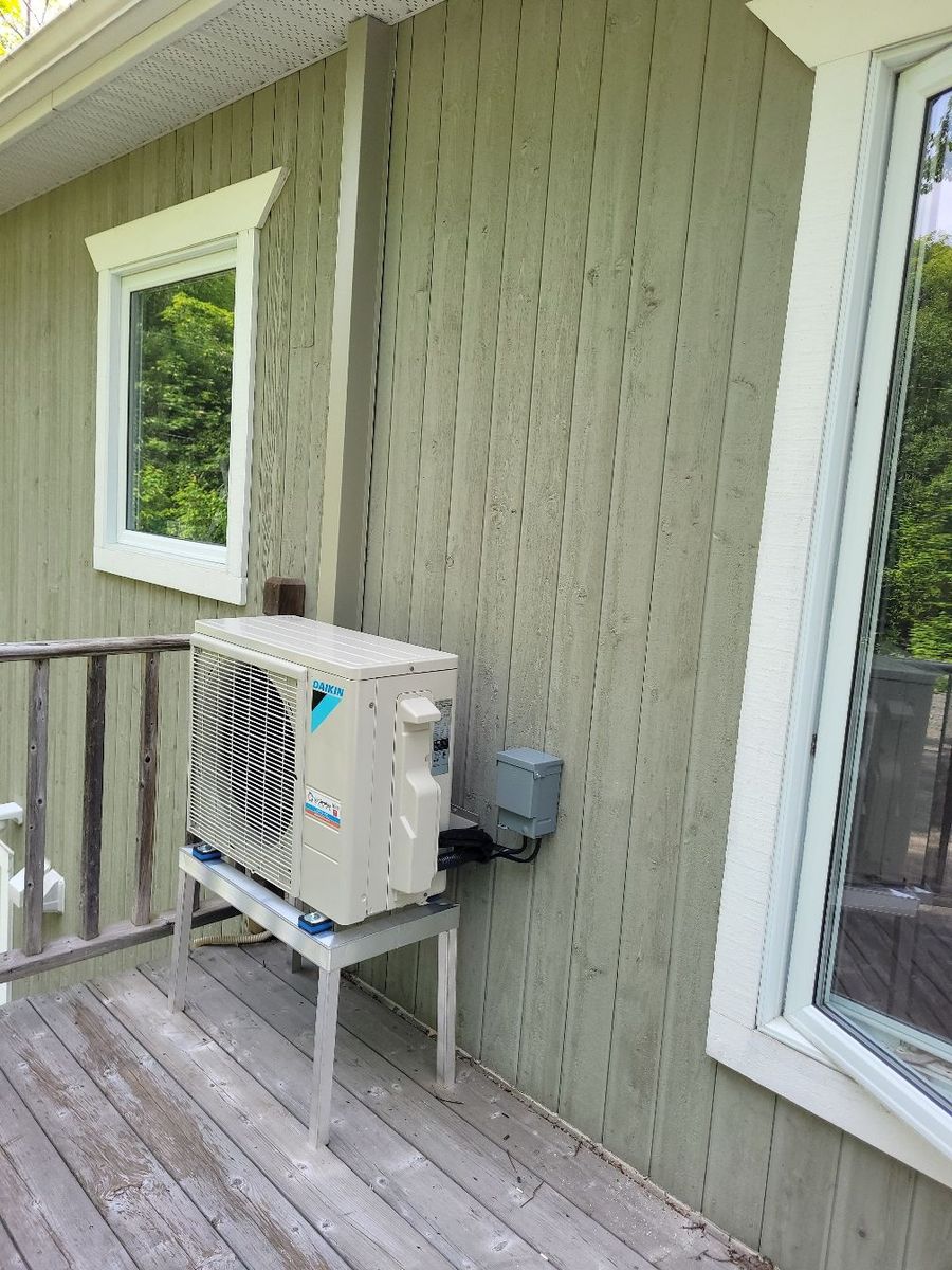 Finition extérieur d'un projet de Thermopompes près de Montréal/Laval/Longueuil (Grand Montréal) de Climatisation GéoServices