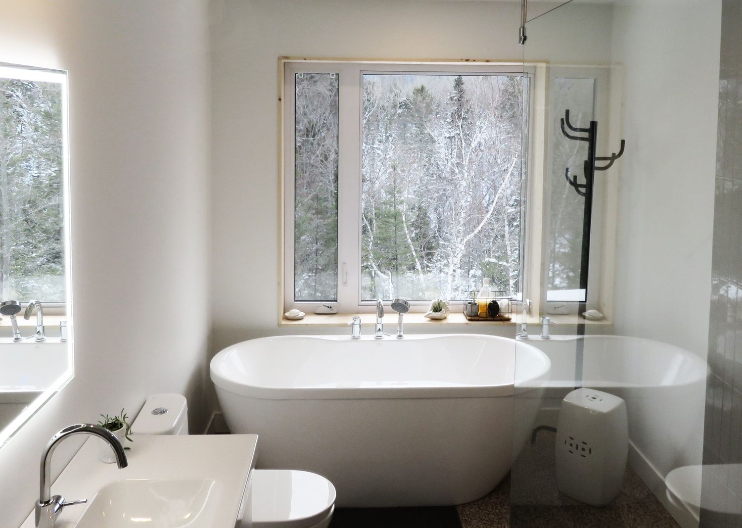 Baño completo de un proyecto de tipo Viviendas unifamiliares cerca de Saguenay - Lac-Saint-Jean por Solutions Résidentielles