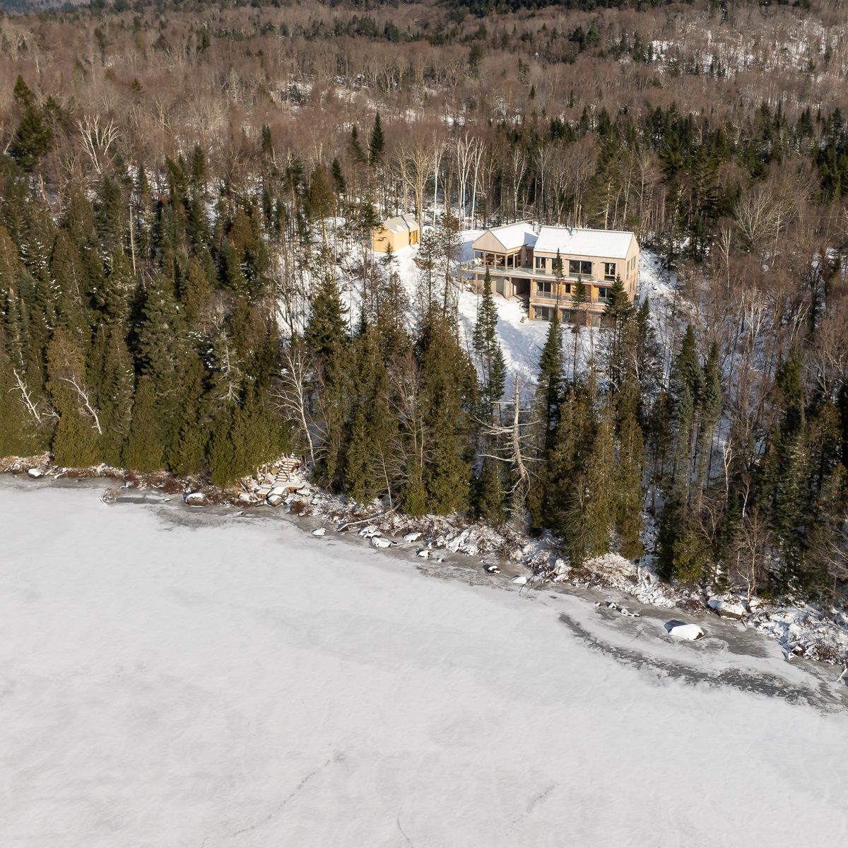  de un proyecto de tipo Viviendas unifamiliares cerca de Ciudad de Quebec - Lévis por BoON Architecture