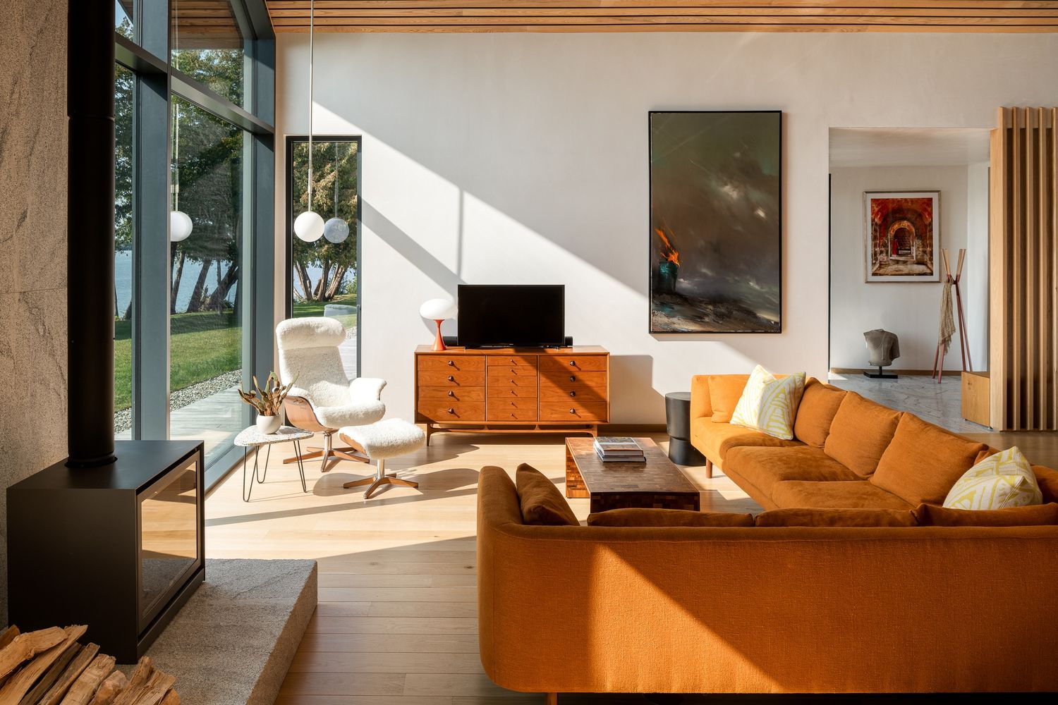 Living Room from a Single family homes project near Burlington by Studio MMA Architects