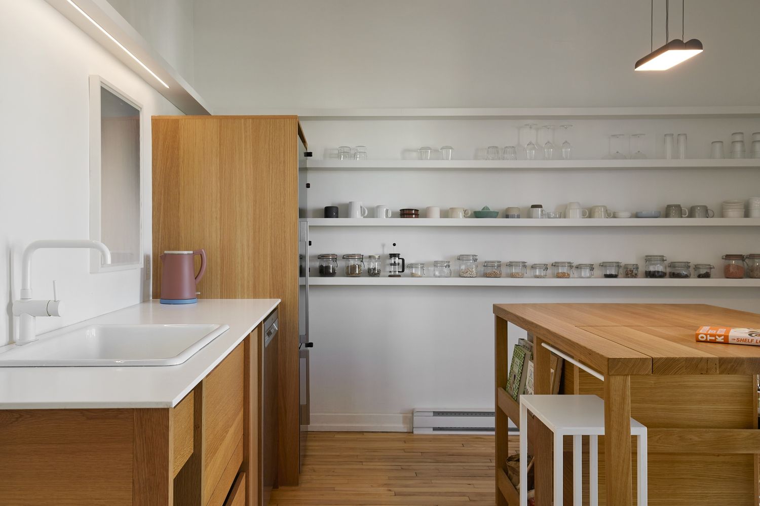 Cuisine d'un projet de Cuisines près de Montréal/Laval/Longueuil (Grand Montréal) de À Hauteur d'homme (Hh)
