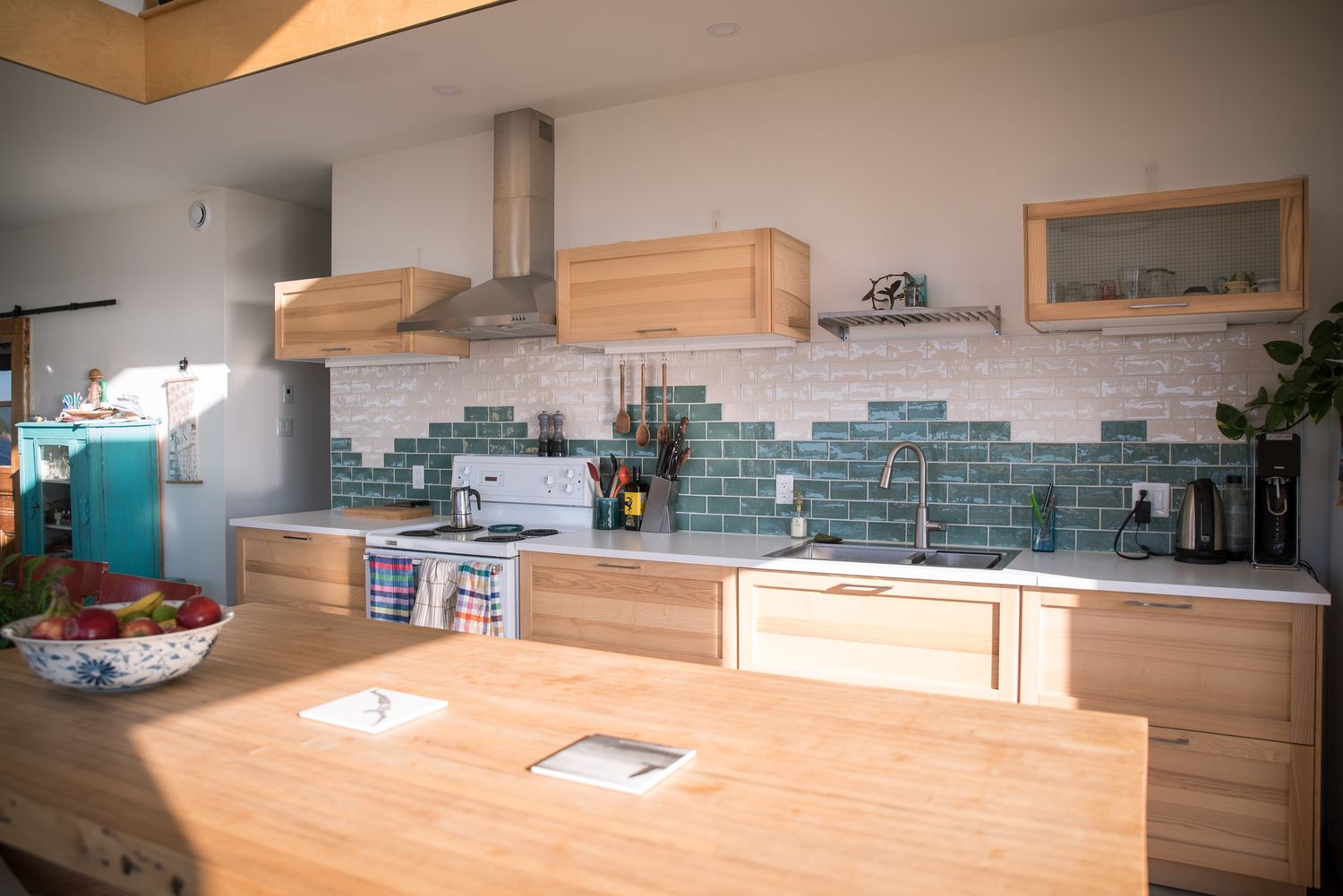 Kitchen from a Single family homes project near Saguenay - Lac-Saint-Jean by Le Mur Porteur | Coopérative de travail