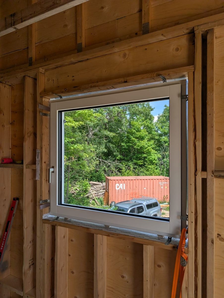  d'un projet de Maisons unifamiliales près de Gatineau (Outaouais) de InterHaus Premium High Performance Windows and Doors