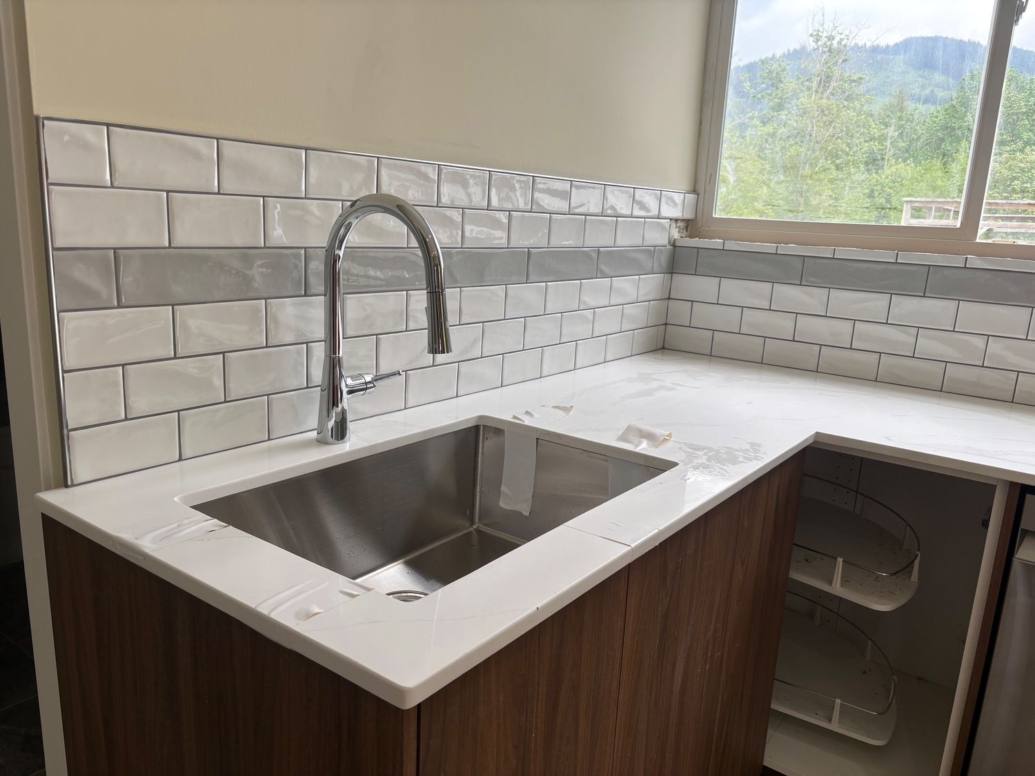 Kitchen from a Multi-family and high-rise Buildings project near Vancouver (Greater Vancouver) by C&M NOVOBUILD INC