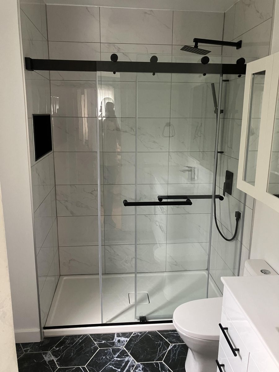 Salle de bain d'un projet de Maisons unifamiliales près de Montréal/Laval/Longueuil (Grand Montréal) de Les Entreprises EO Inc.