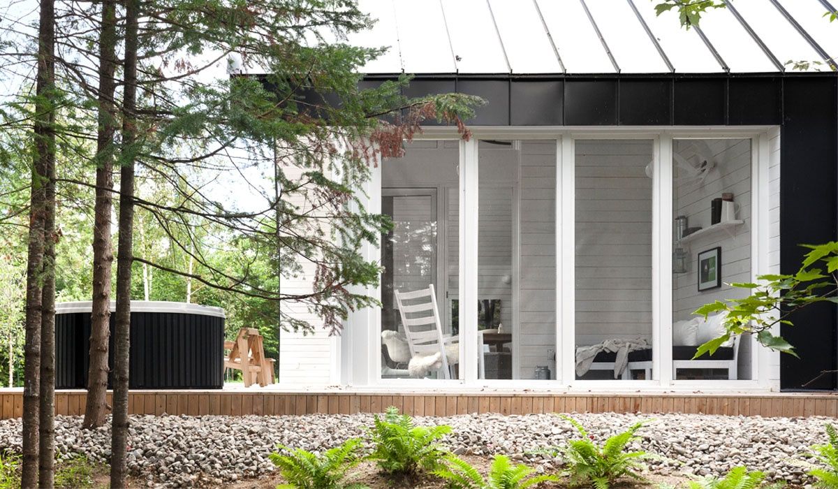 Patio et pergola d'un projet de Maisons unifamiliales près de Joliette (Lanaudière) de Adurra portes & fenêtres