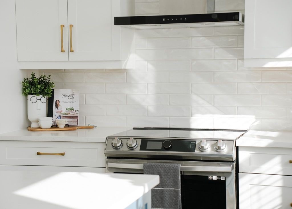 Kitchen from a Kitchens project near Ottawa by ZenTree Construction
