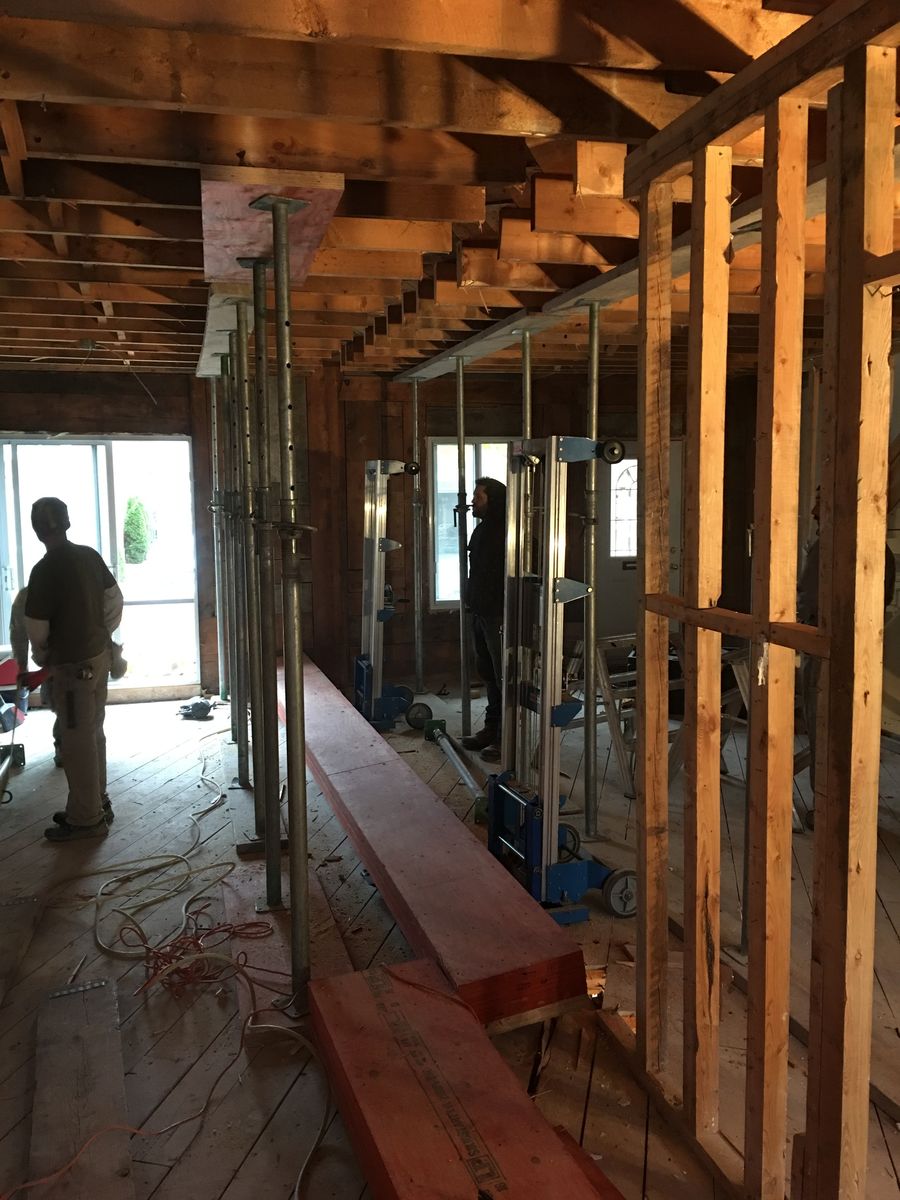 Salle à manger d'un projet de Agrandissements de maison près de Montréal/Laval/Longueuil (Grand Montréal) de Les Constructions du Patrimoine J.S. INC.