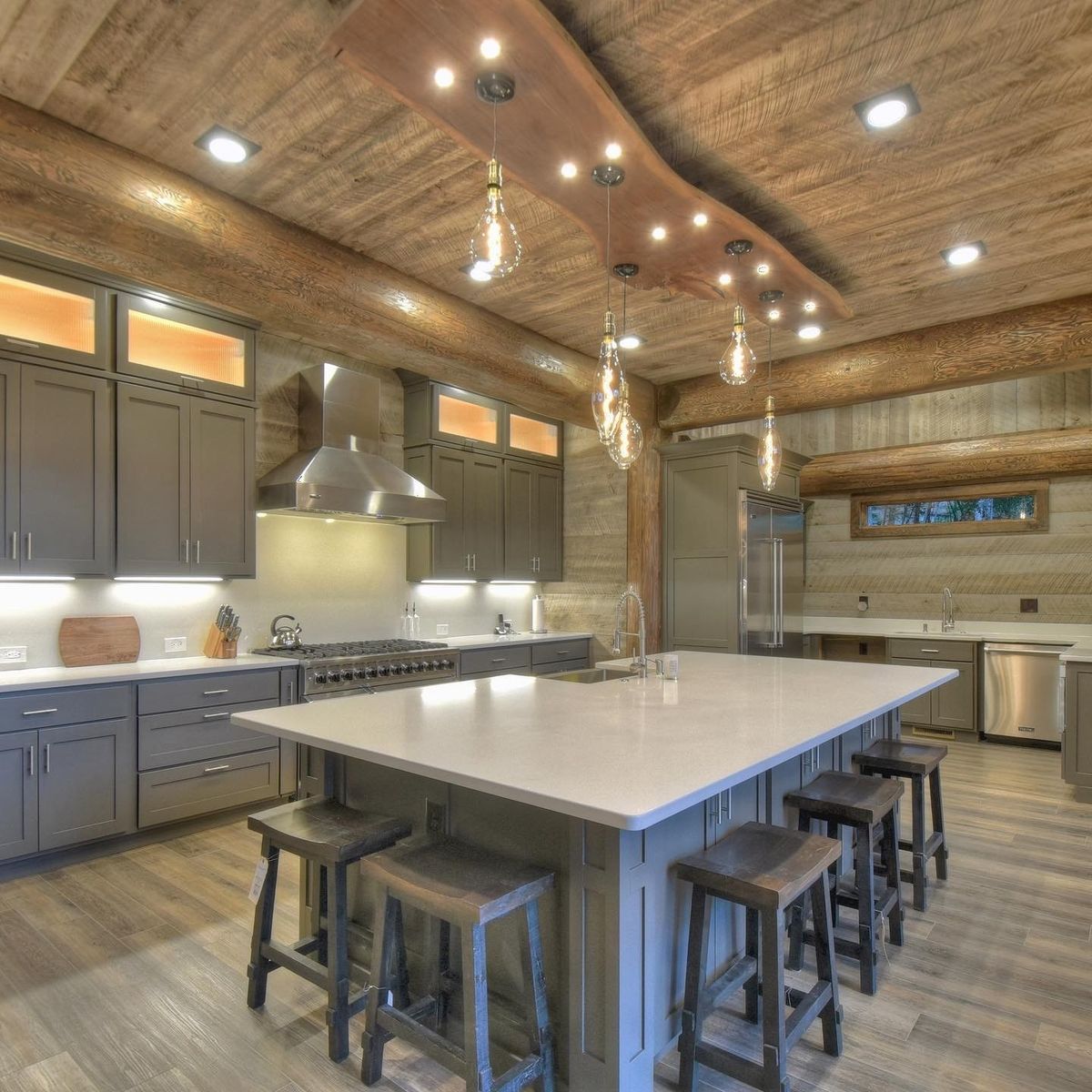  from a Single family homes project near Montreal (Greater Montreal) by Westlogs Handcrafted Log Homes