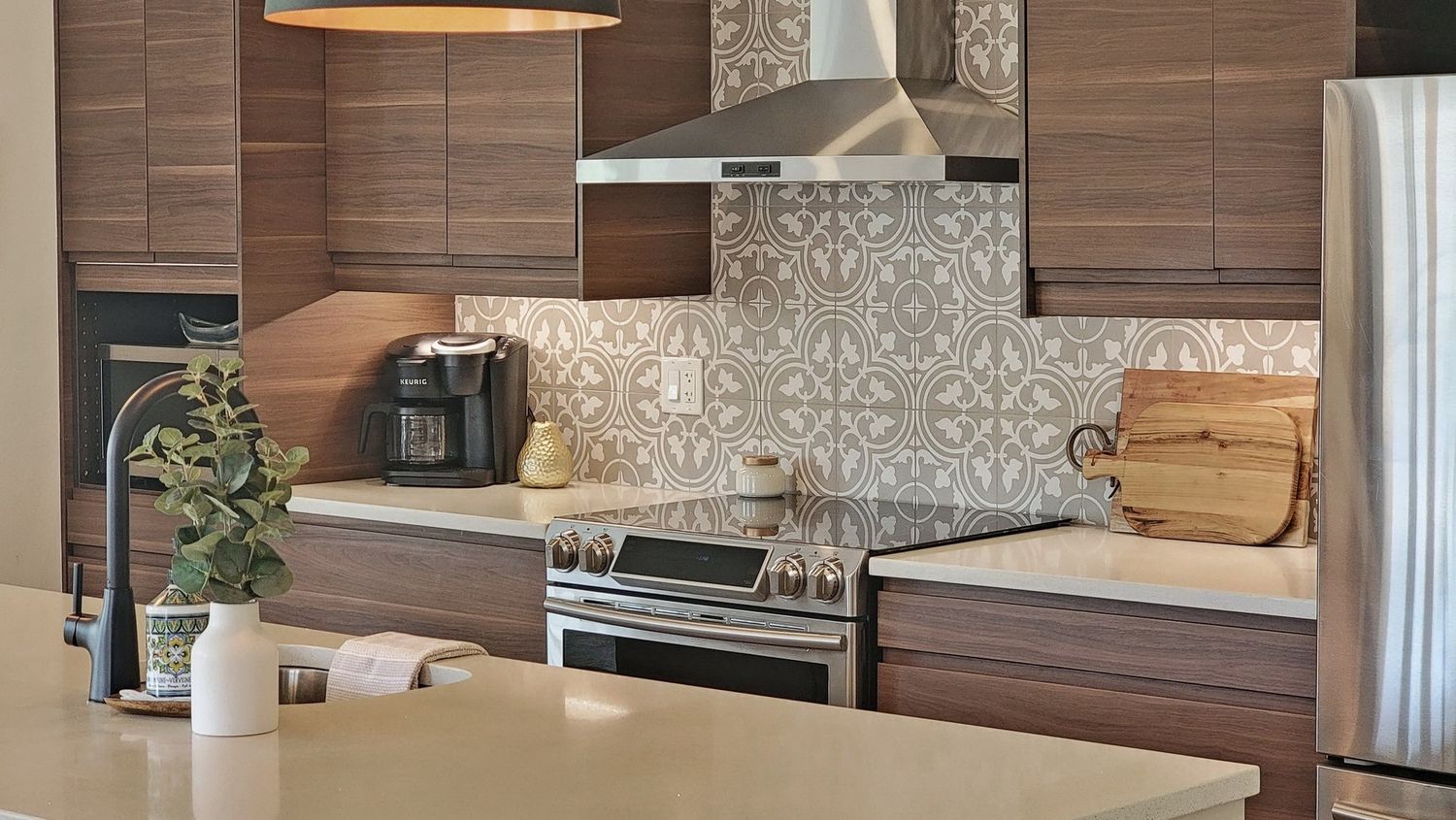 Kitchen from a Prefab and Modular Houses project near Toronto (Greater Toronto) by Quantum Passivhaus